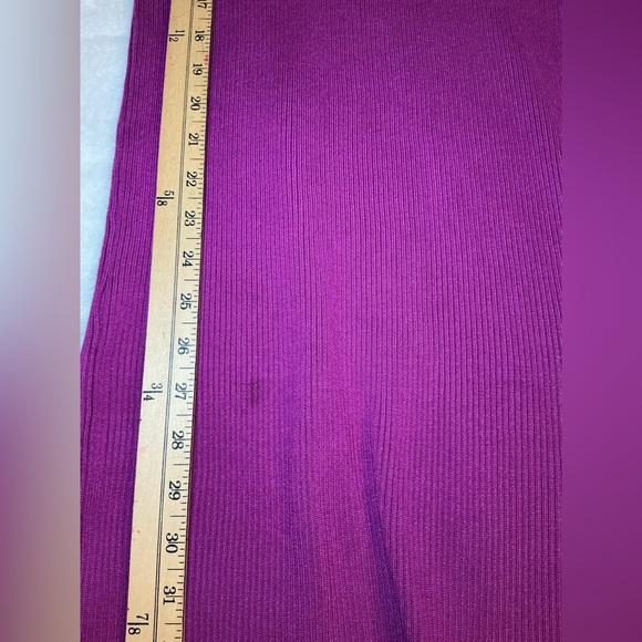 Elegant Pink Knit Skirt - Picture 9 of 11